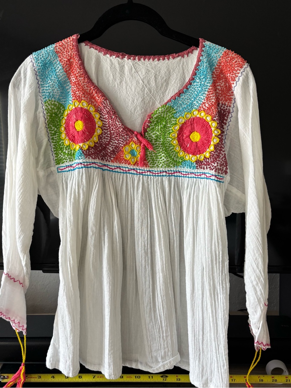 Boho Embroidered White Women's Peasant Top Colorful Floral free people was sp?